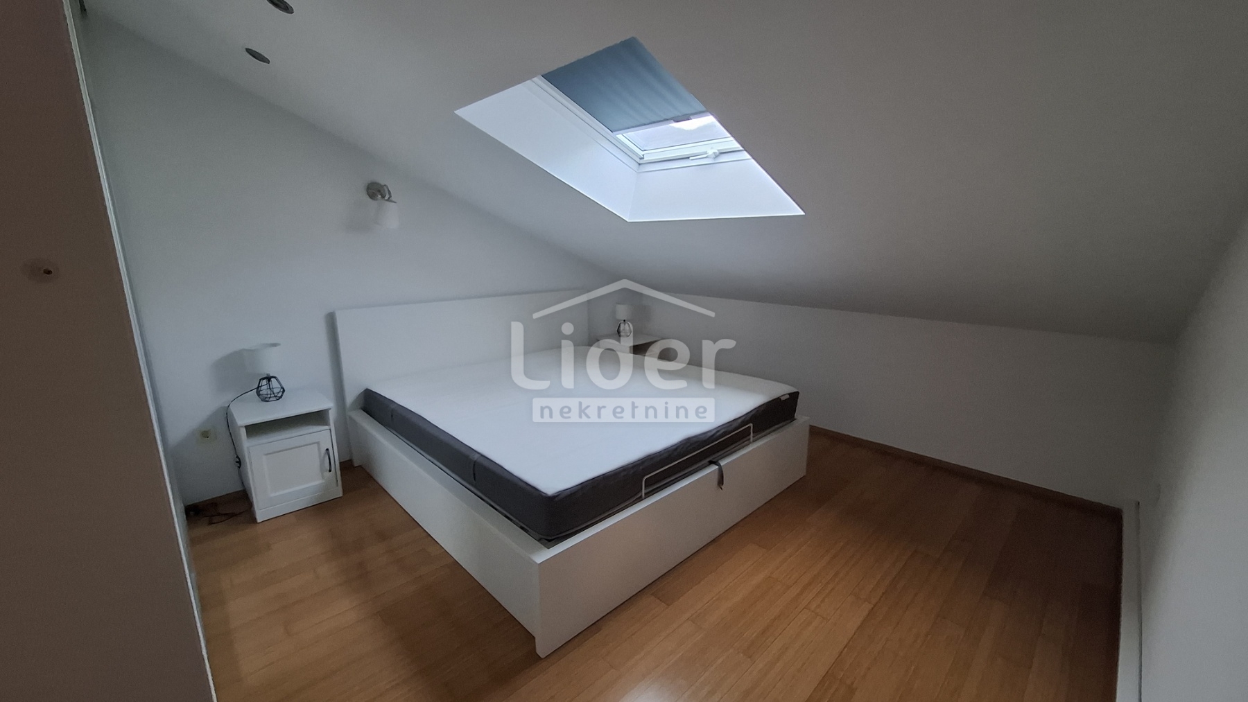 Flat Pobri, Opatija - Okolica, 77m2