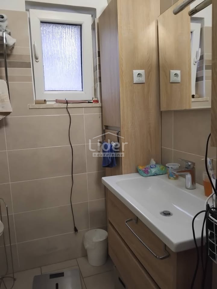 VIŠKOVO-etaža kuće 3S+DB