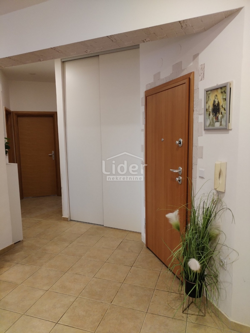 Wohnung Marinići, Viškovo, 90m2