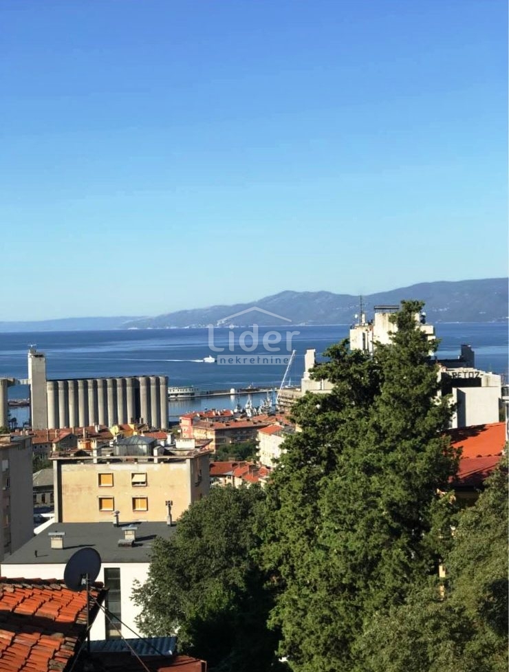 Belveder, namješten i uređen stan od 50m2 sa pogledom na more