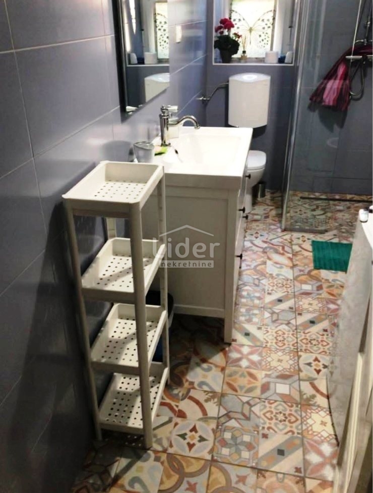 Belveder, namješten i uređen stan od 50m2 sa pogledom na more