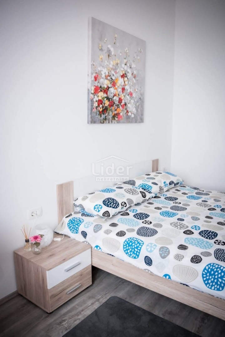 Belveder, namješten i uređen stan od 50m2 sa pogledom na more