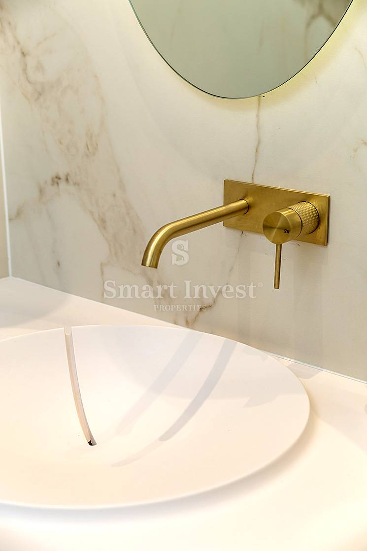 OPATIJA – CENTAR, luksuzan stan 1S+DB s terasom i pogledom na more, 1. red do mora (A9)