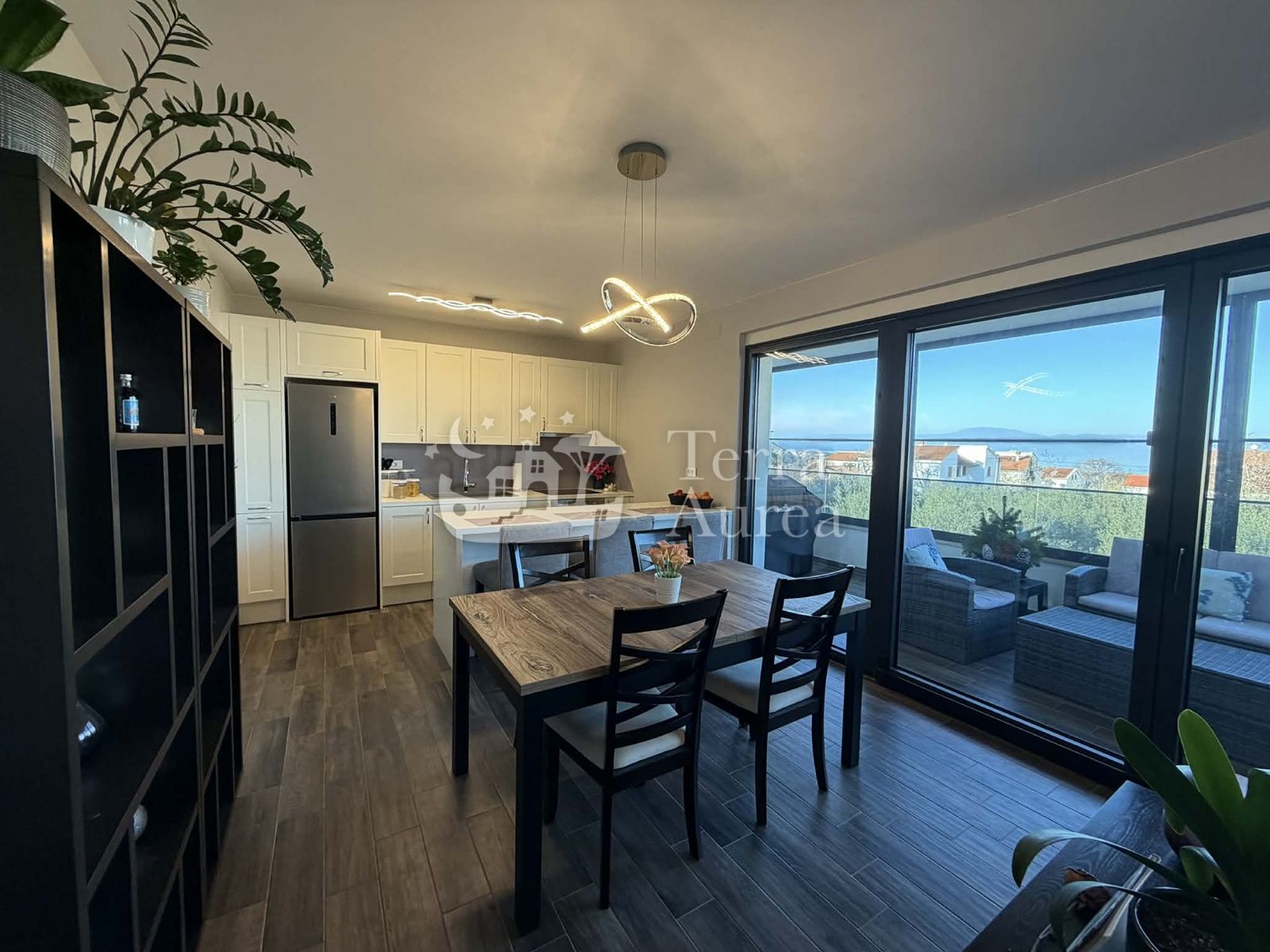 Moderan apartman s pogledom na more, Malinska, otok Krk