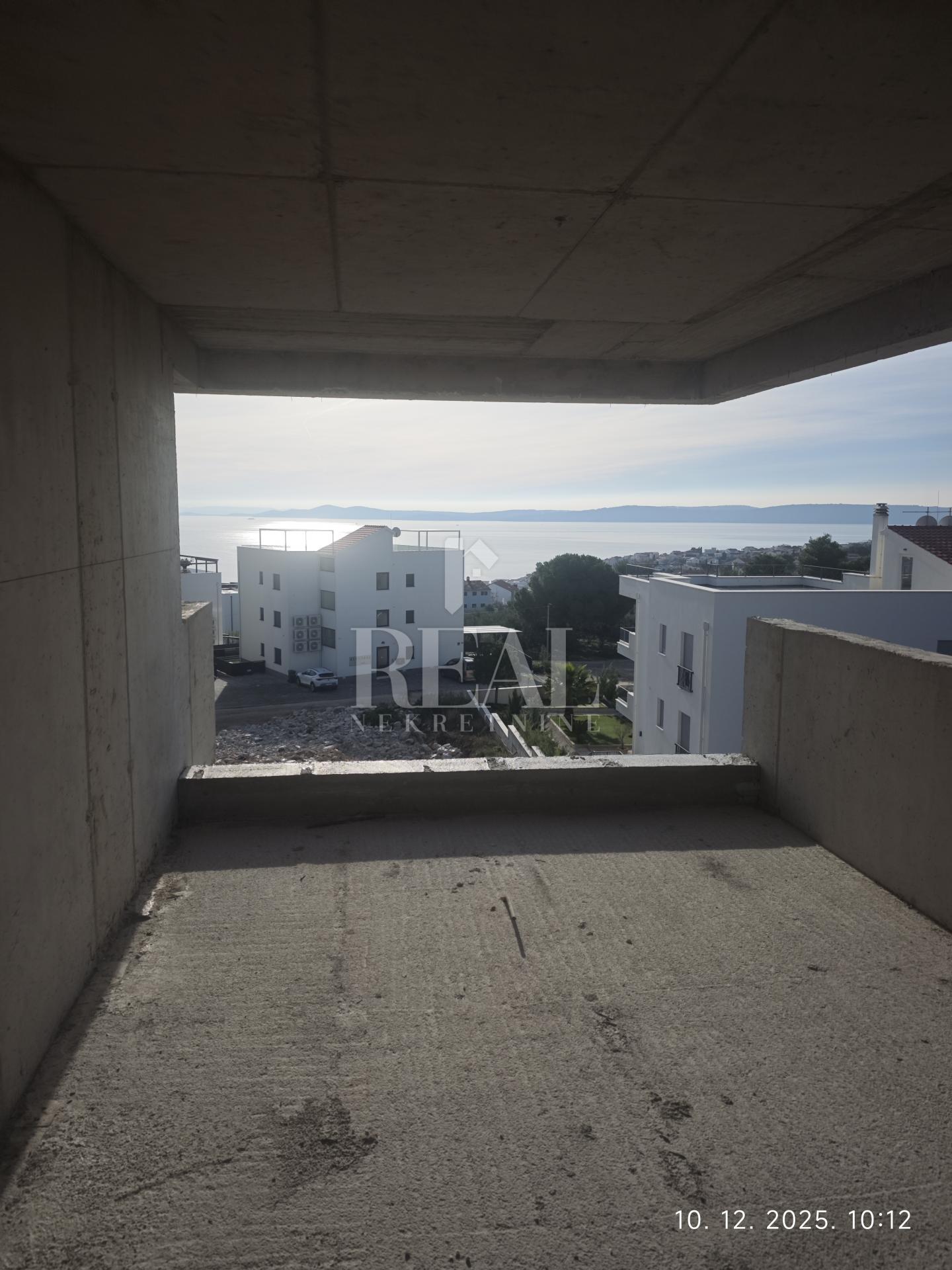 Izvrsna prilika, novogradnja u Okrugu Gornjem, dvosoban stan s pogledom na more!!!