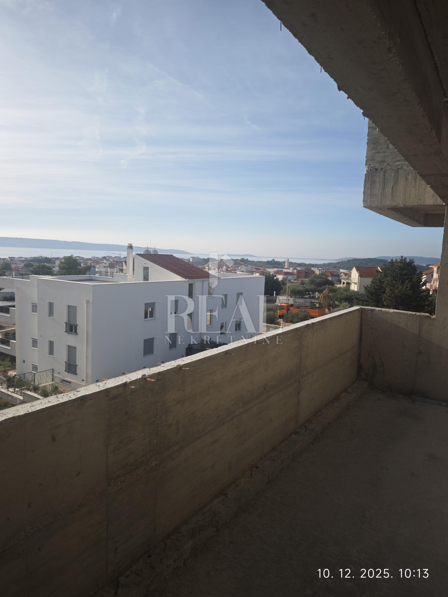 Izvrsna prilika, novogradnja u Okrugu Gornjem, dvosoban stan s pogledom na more!!!