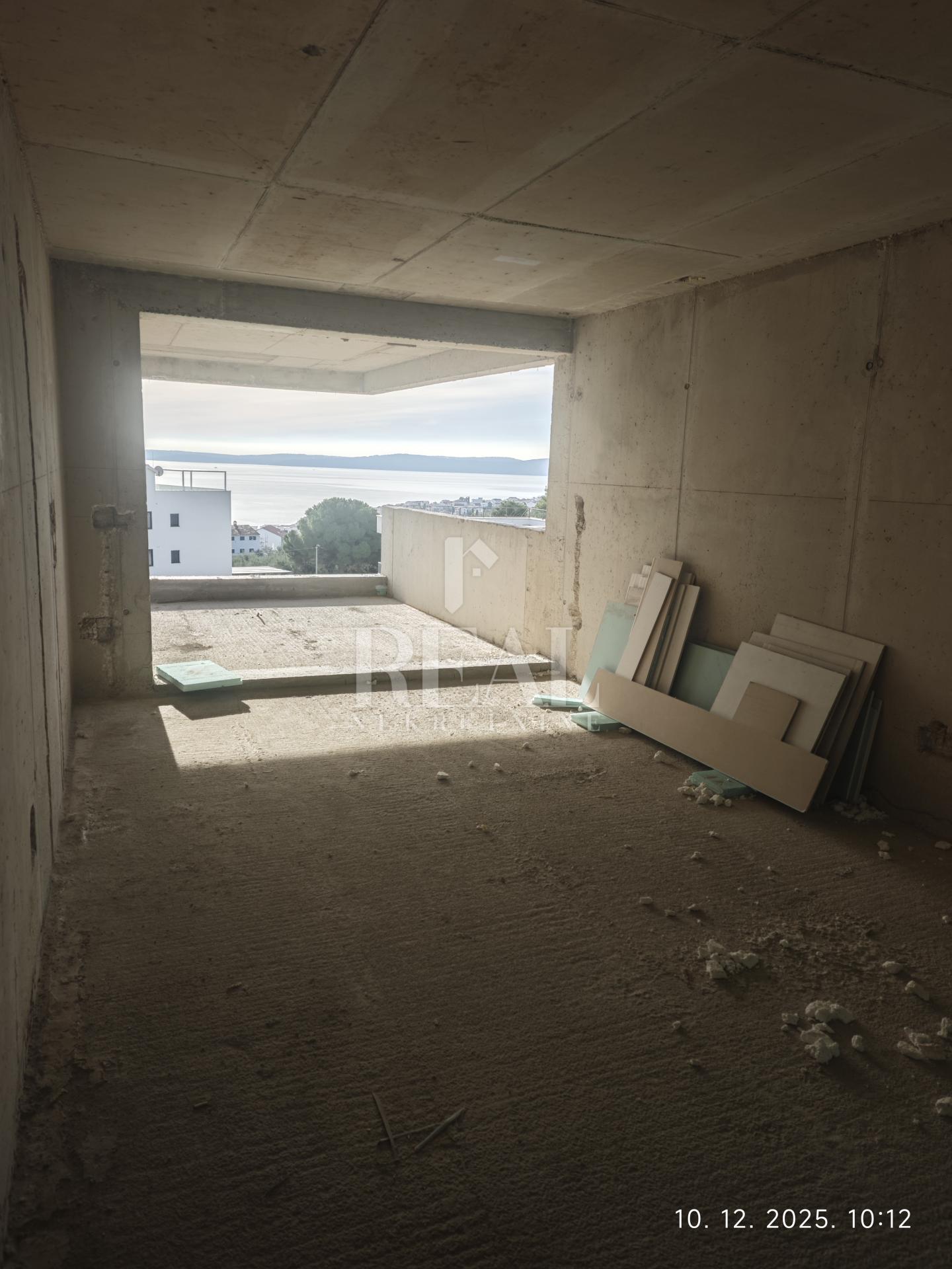 Izvrsna prilika, novogradnja u Okrugu Gornjem, dvosoban stan s pogledom na more!!!