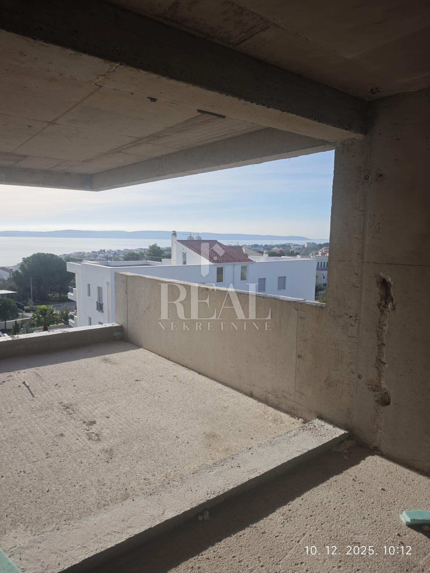 Izvrsna prilika, novogradnja u Okrugu Gornjem, dvosoban stan s pogledom na more!!!