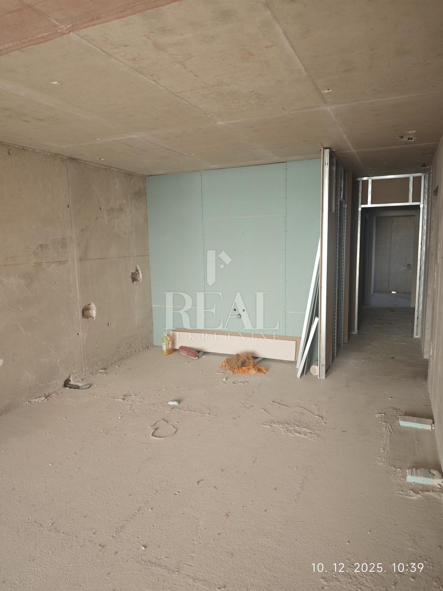 Izvrsna prilika, novogradnja u Okrugu Gornjem, dvosoban stan s pogledom na more!!!