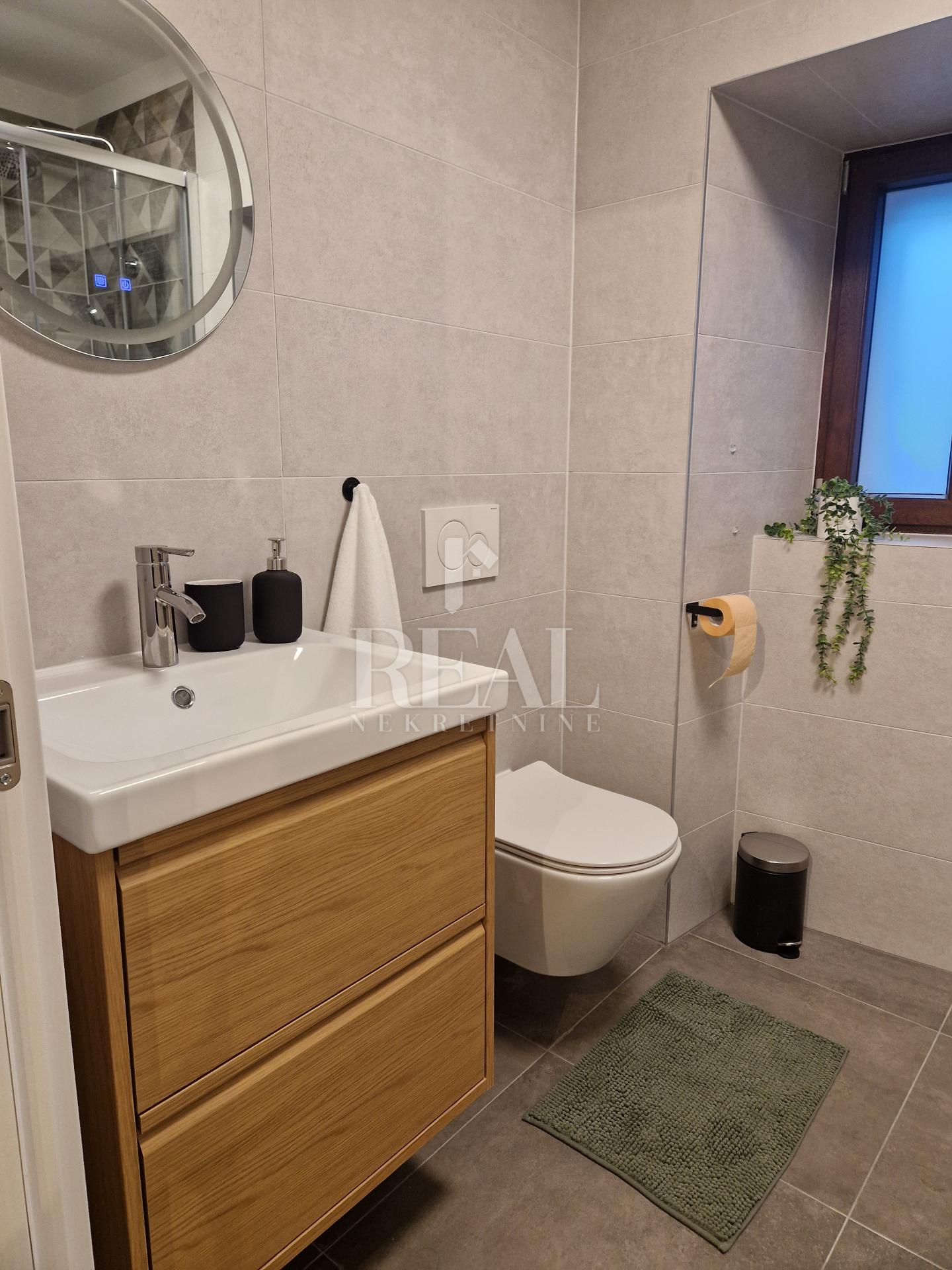 RIJEKA-STAN U CENTRU GRADA ZA NAJAM, 1S+DB OD 45 m2