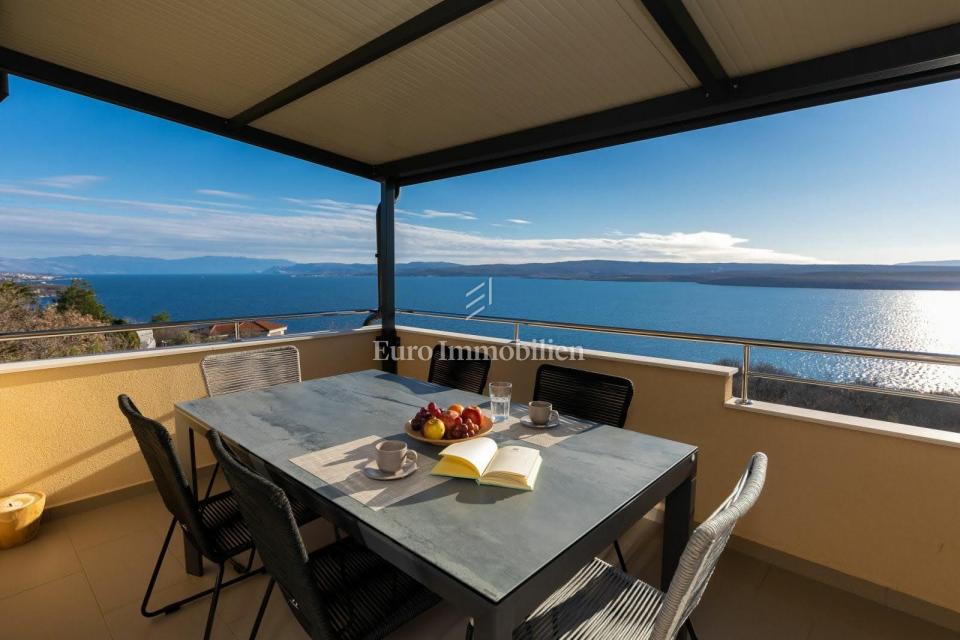 Modern flat near sea with two terraces and sea view