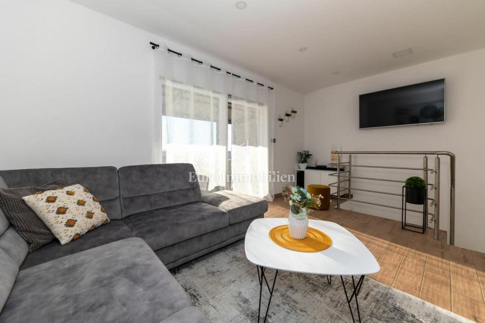 Modern flat near sea with two terraces and sea view