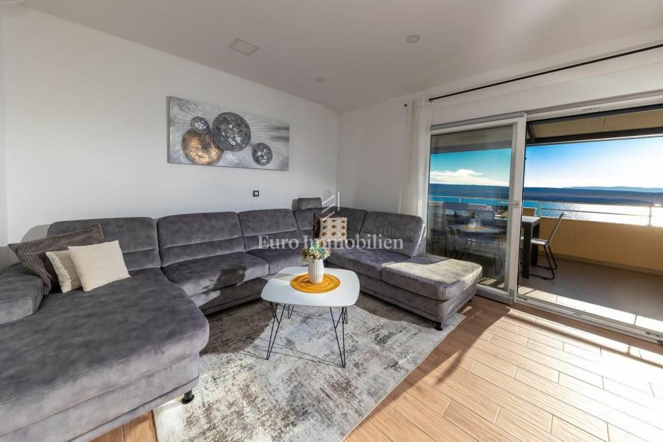 Modern flat near sea with two terraces and sea view