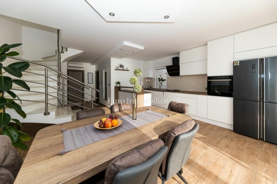 Modern flat near sea with two terraces and sea view