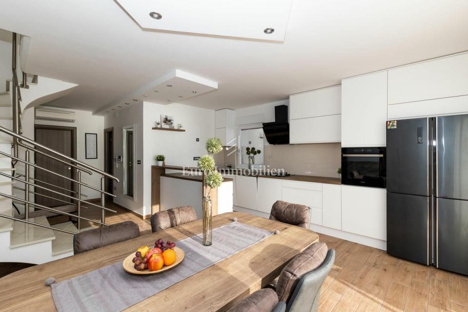 Modern flat near sea with two terraces and sea view