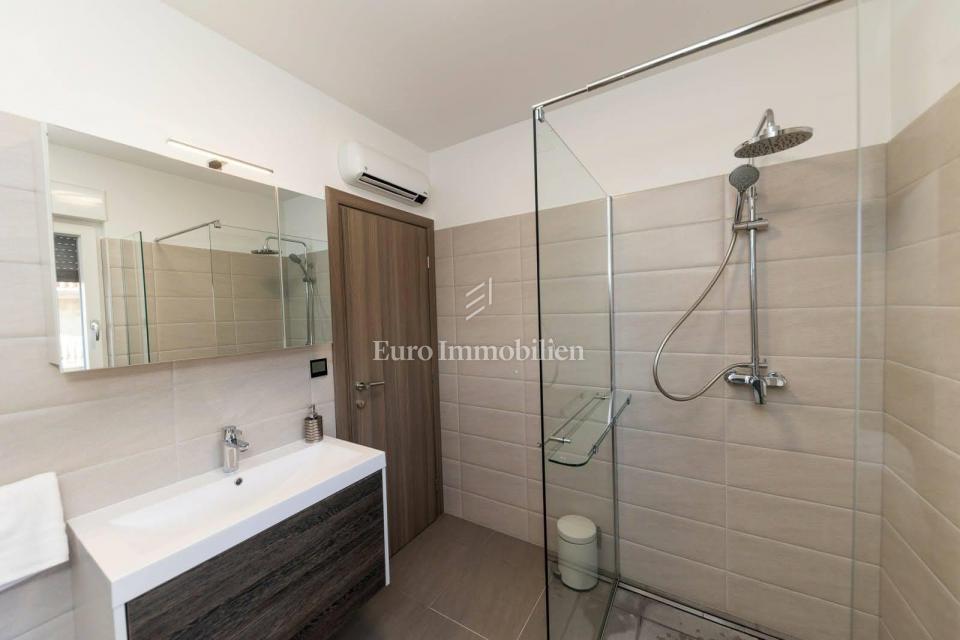 Modern flat near sea with two terraces and sea view