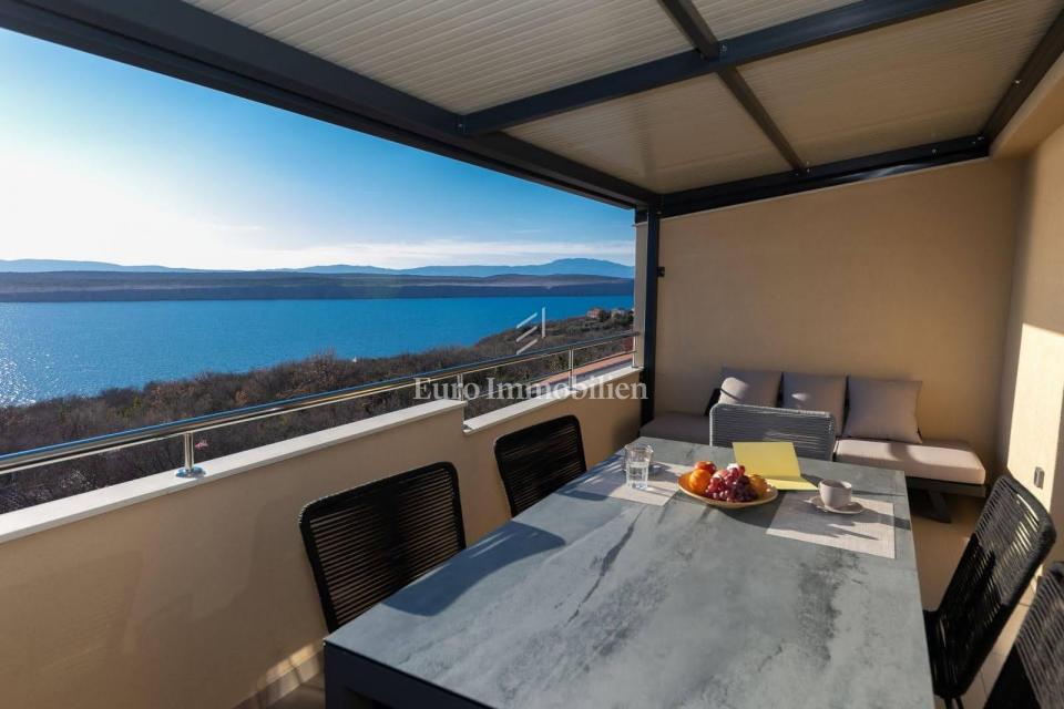 Modern flat near sea with two terraces and sea view