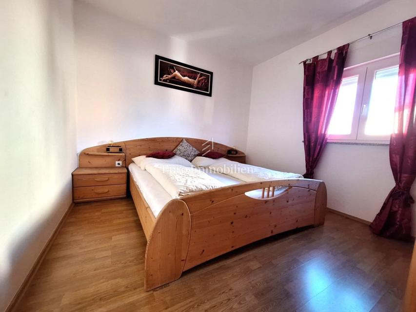 Malinska – two apartments with garden and parking