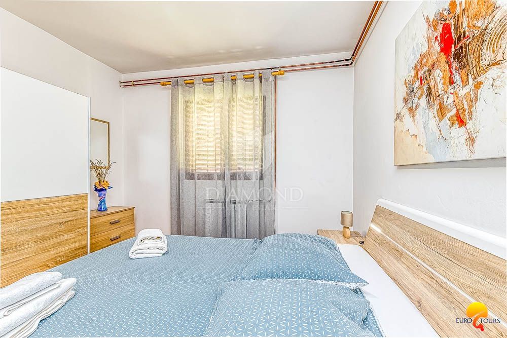 Haus mit Pool in der Umgebung von Pula, 2 Wohneinheiten + Garage + Konoba