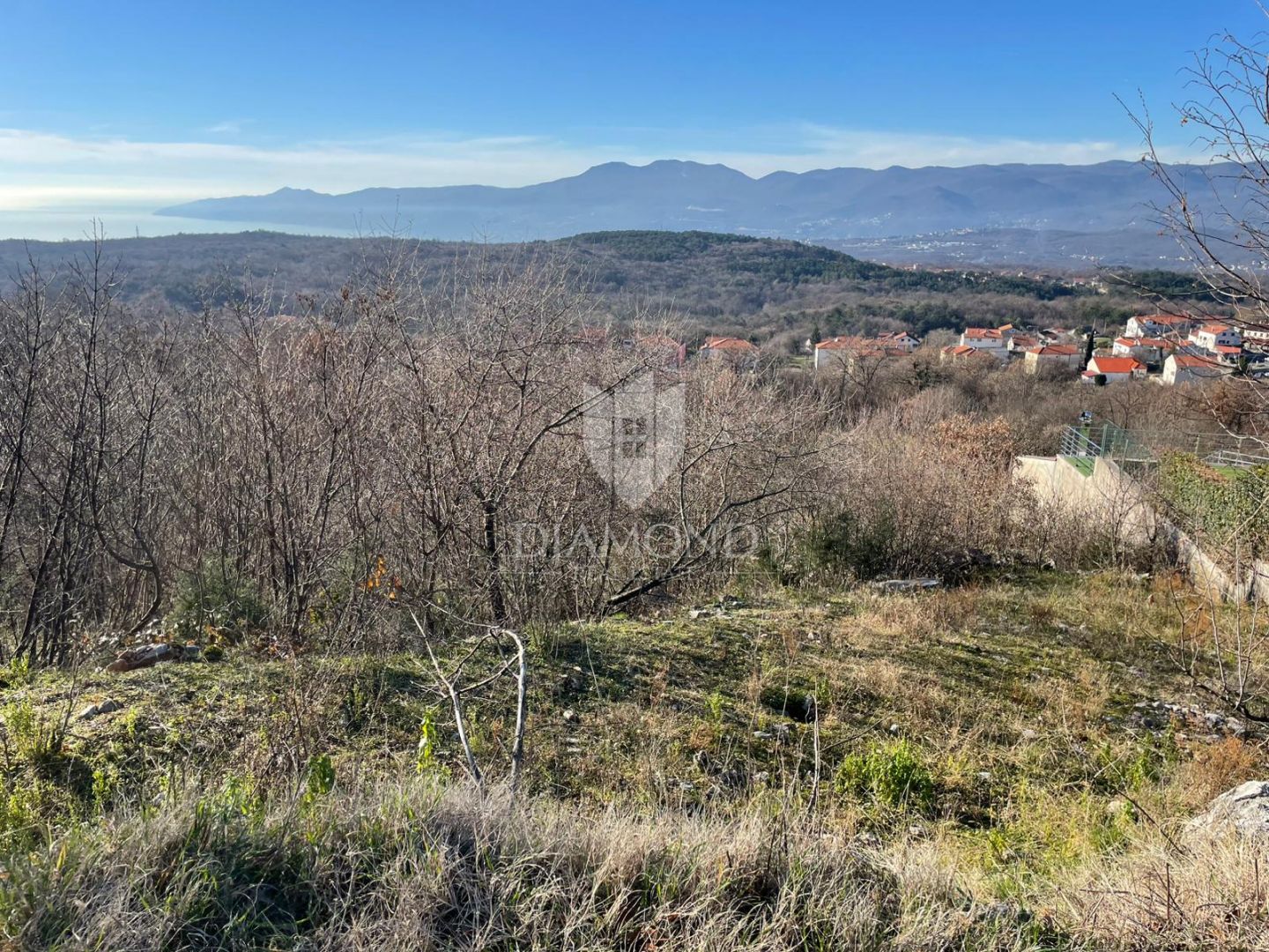 SARŠONI, PREKRASAN TEREN S POGLEDOM NA MORE