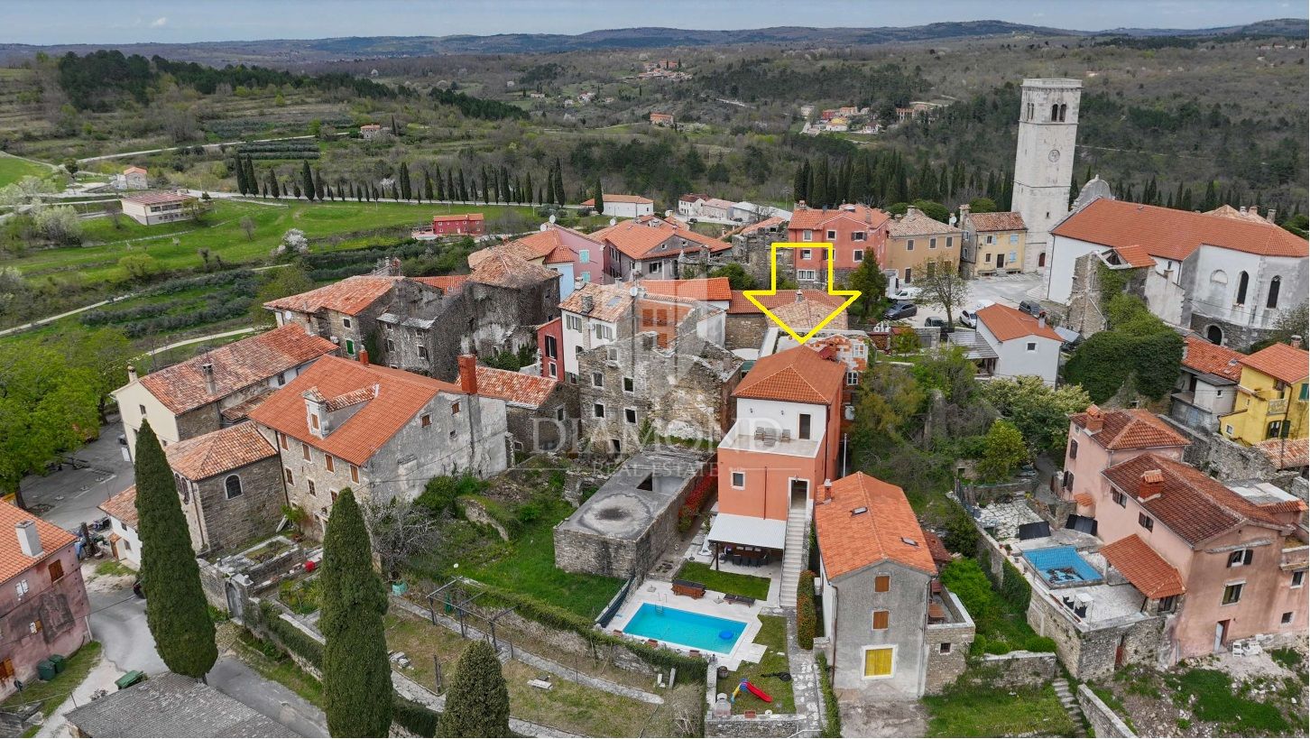 Oprtalj, kuća 139 m2 sa čarobnim pogledom!