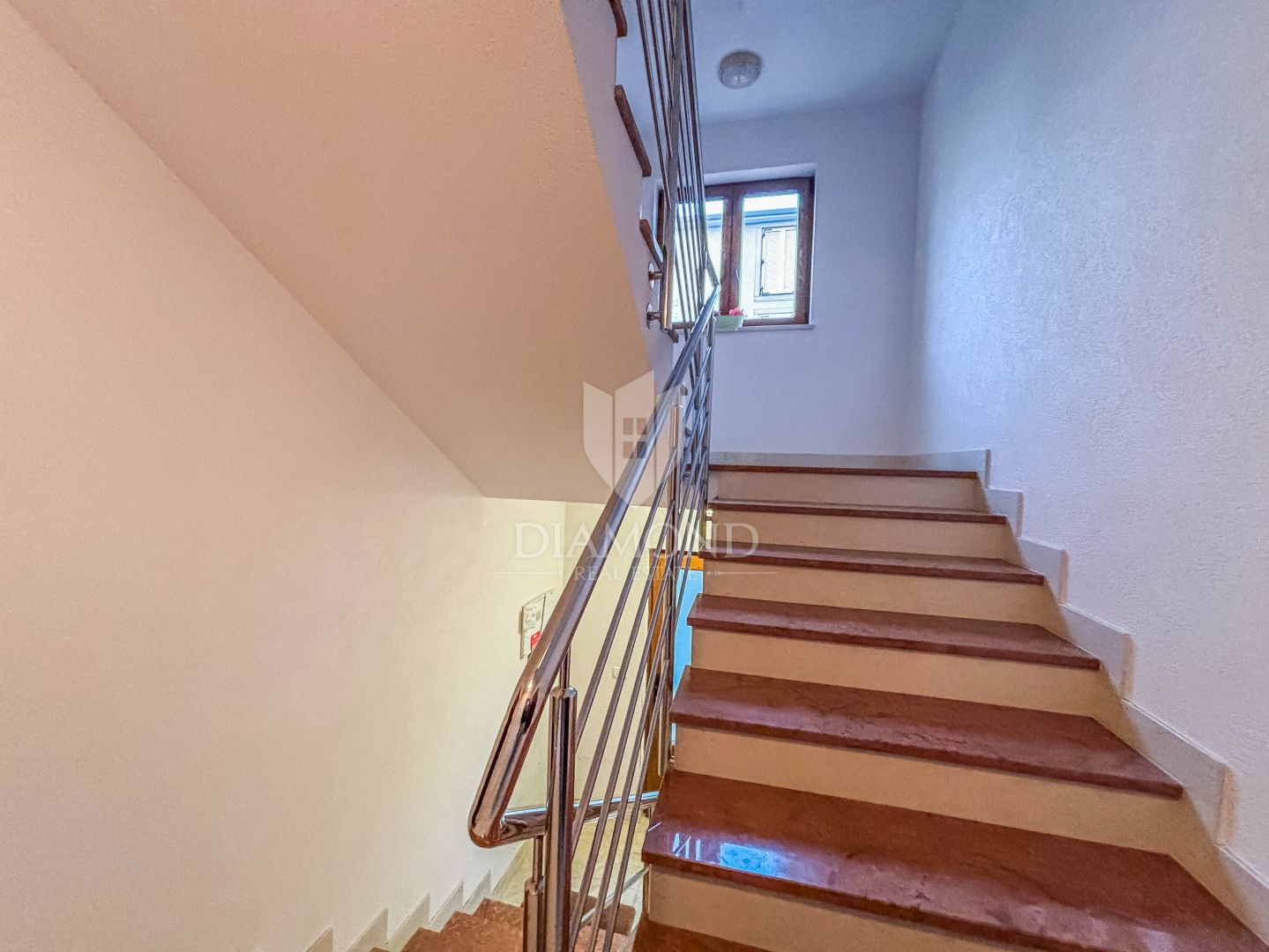 Exklusiv! Novigrad, Erdgeschosswohnung 100 m vom Strand entfernt!