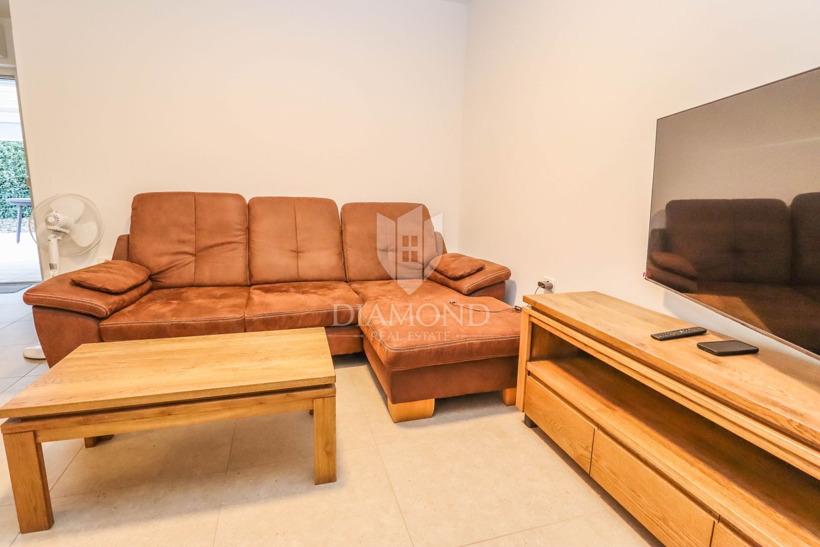 Atraktivan stan s privatnim vrtom u Premanturi