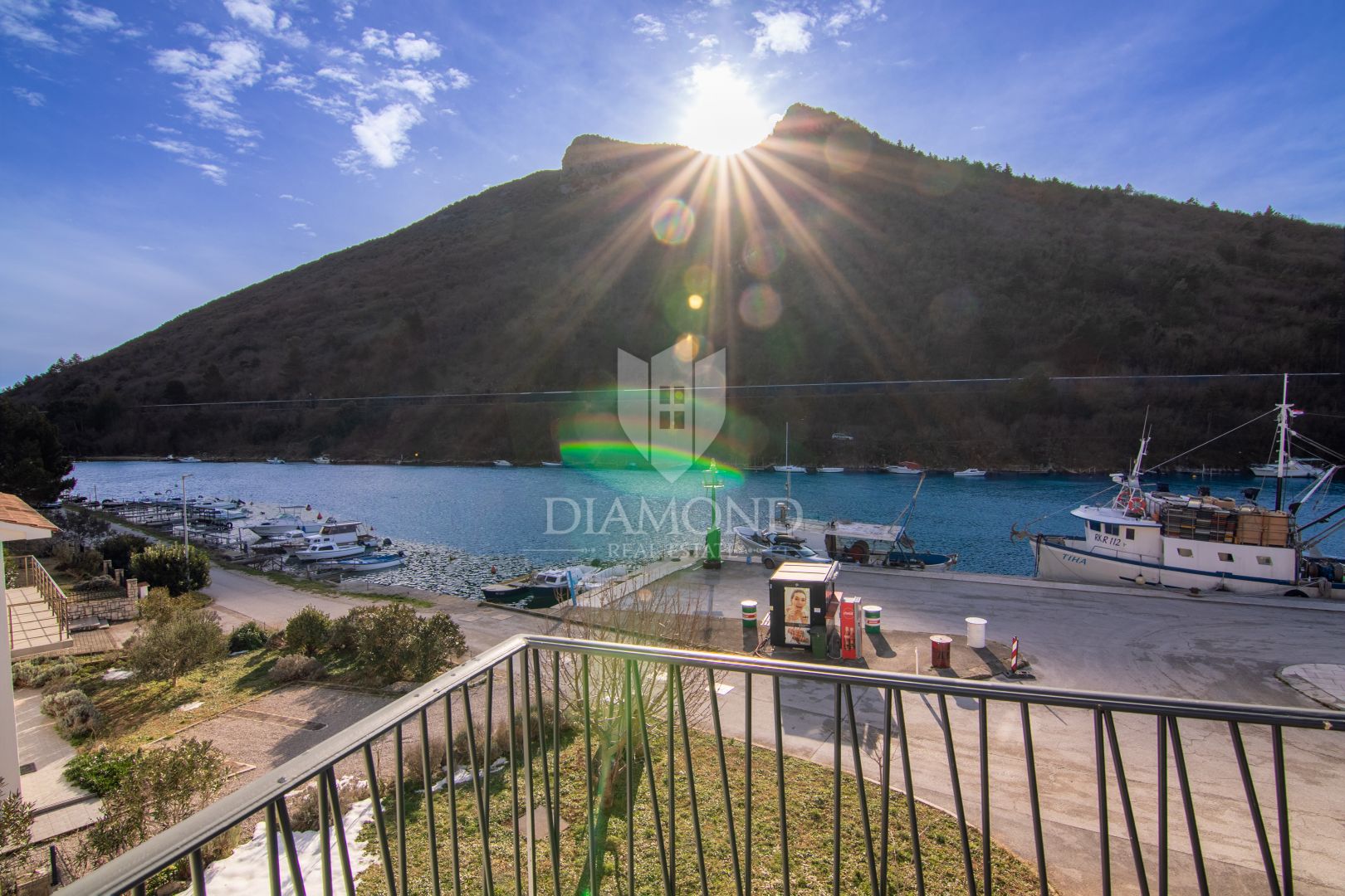 Labin, okolica, dvosoban stan u novogradnji, 1. red do mora