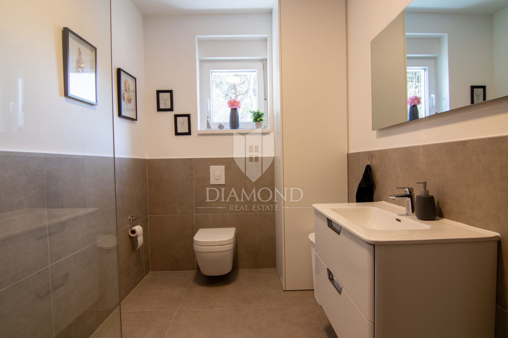 Labin, okolica, dvosoban stan u novogradnji, 1. red do mora