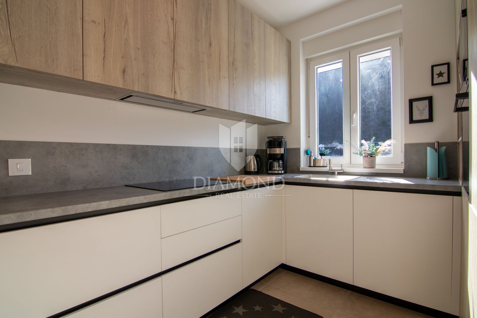 Labin, okolica, dvosoban stan u novogradnji, 1. red do mora