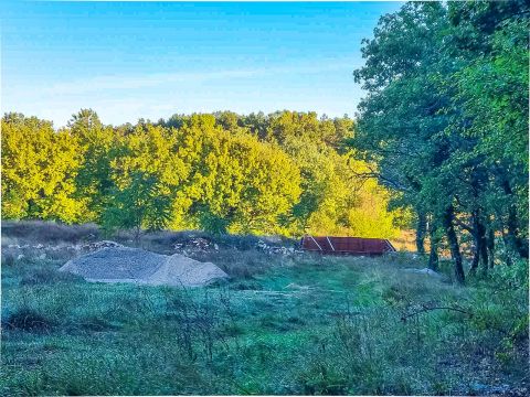 Poreč, surroundings, spacious land and facility for catering and tourist purposes!