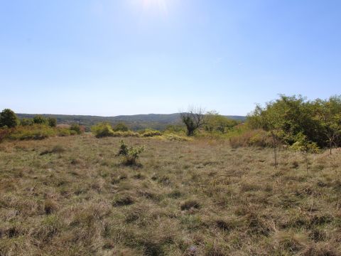 Labin, surroundings, building land in an excellent location