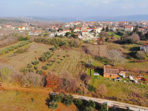 Barban, surroundings, building plot in a good location