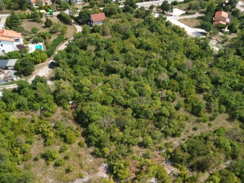 Labin, okolica, gradbeno zemljišče na odlični lokaciji