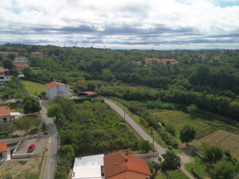 Labin, zazidljivo zemljišče na odlični lokaciji