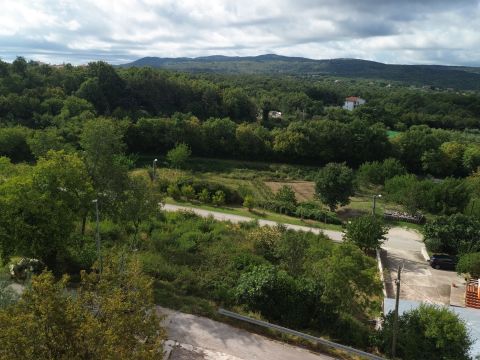 Labin, zazidljivo zemljišče na odlični lokaciji