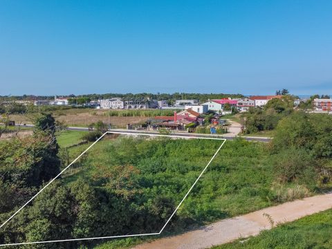 Istria, Umag - land in a promising location!