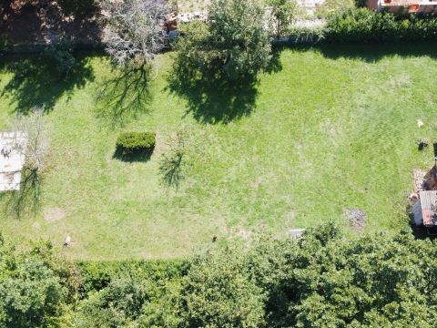 Parenzo – terreno esclusivo 1.265 m², a 500 m dal mare