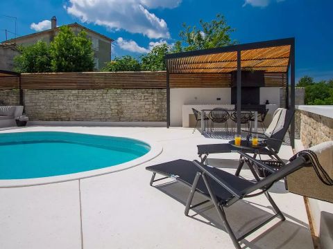 Poreč, surroundings, Renovated stone house with swimming pool