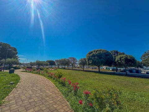 Umag, Apartment in the center of Umag with 2 balkonies