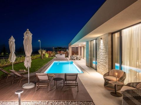 Poreč, Exclusive smart home villa with pool