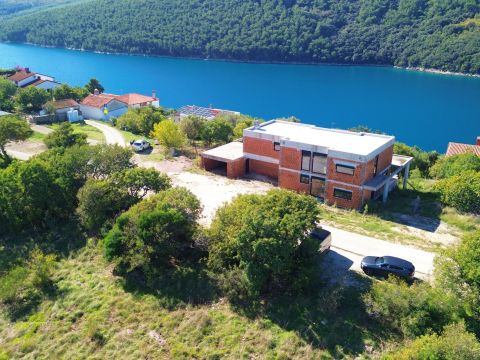 RABAC, SURROUNDINGS, 80 M FROM THE SEA, CHARMING UNFURNISHED VILLA