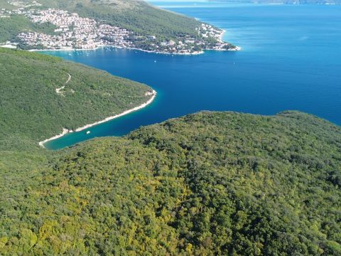 Kmetijska zemljišča ob morju naprodaj – Rabac, Istra