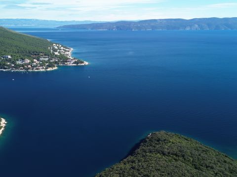 Kmetijska zemljišča ob morju naprodaj – Rabac, Istra