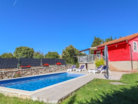 Rovinj, okolica, predivna kuća s bazenom!