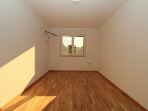 KRK, NJIVICE - MODERAN STAN U PRIZEMLJU