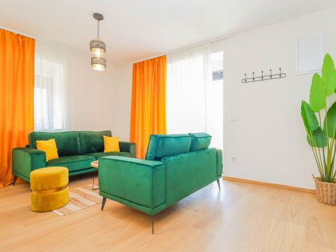 Umag, centar! Moderna kuća na traženoj lokaciji!