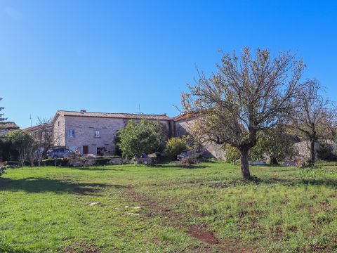 Prilika!ROVINJ, okolica, kamena ljepotica!