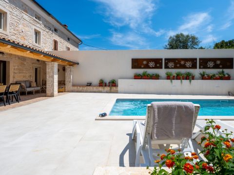 Region Pula, Authentisch renoviertes Haus mit Pool