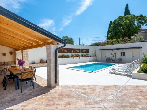 Region Pula, Authentisch renoviertes Haus mit Pool